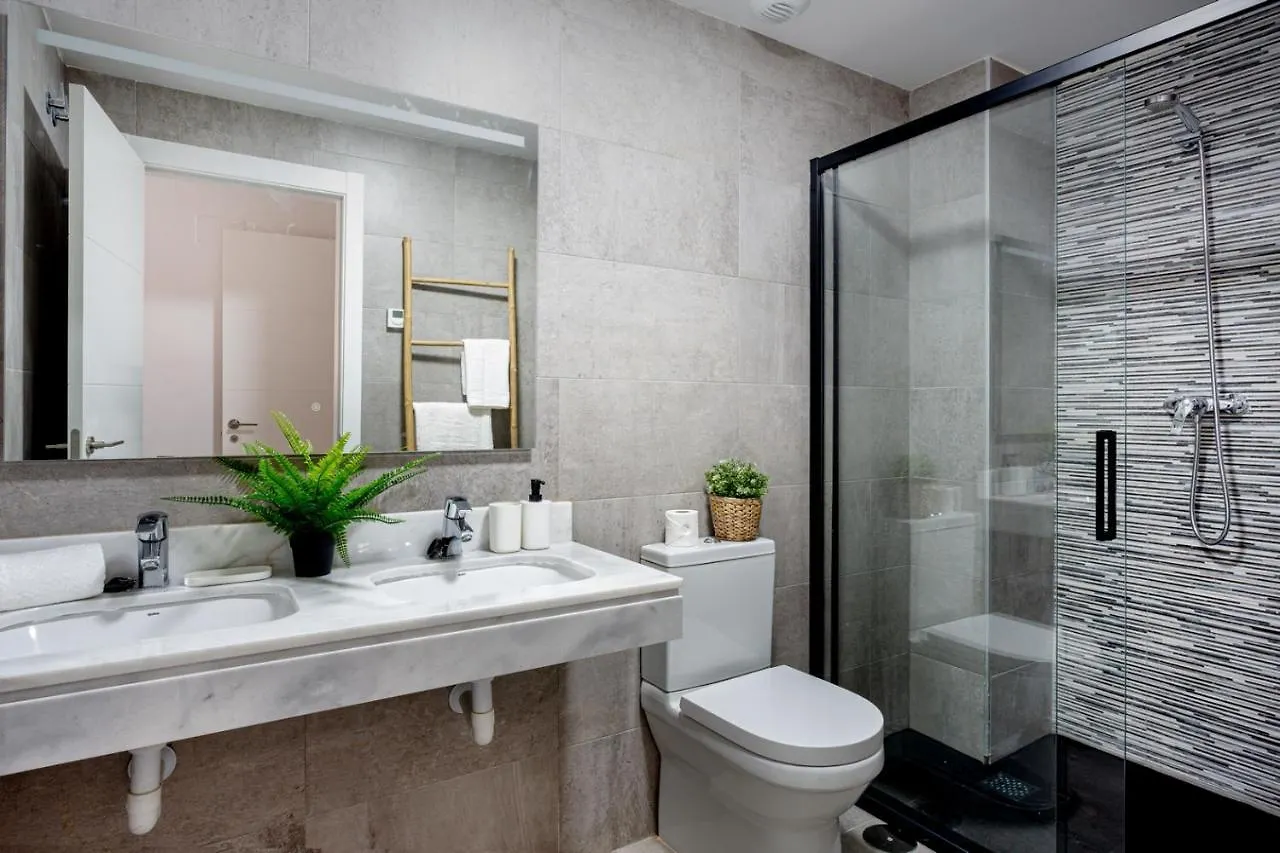 Apartment Edsam Black&Grey Madrid