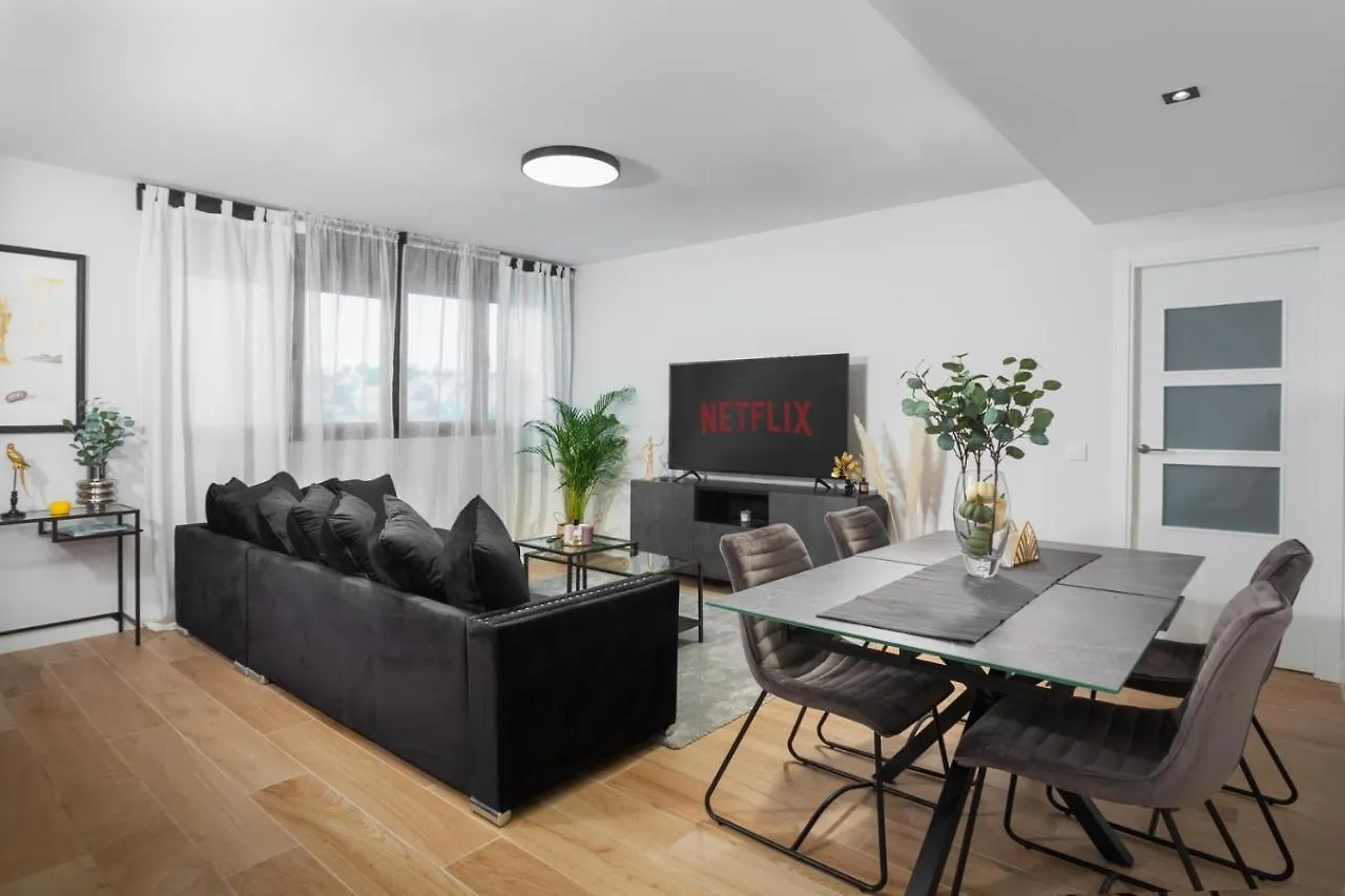 Apartment Edsam Black&Grey Madrid Spain