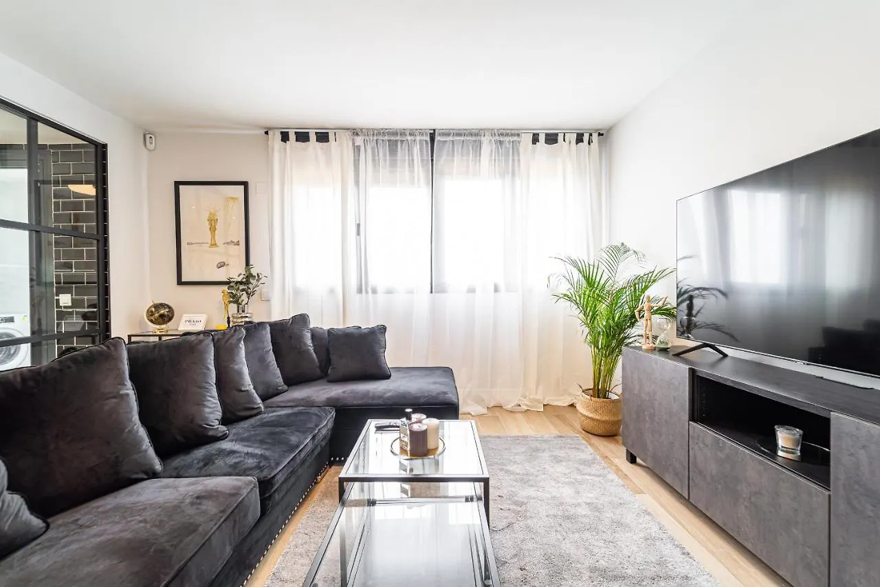 Apartment Edsam Black&Grey Madrid