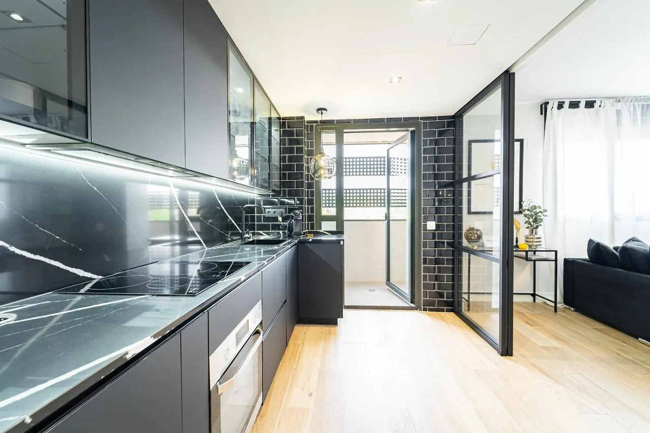 Apartment Edsam Black&Grey Madrid Spain